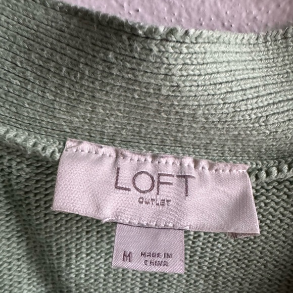 Pastel Green Cardigan with Embroidered Daisies - Picture 3 of 5